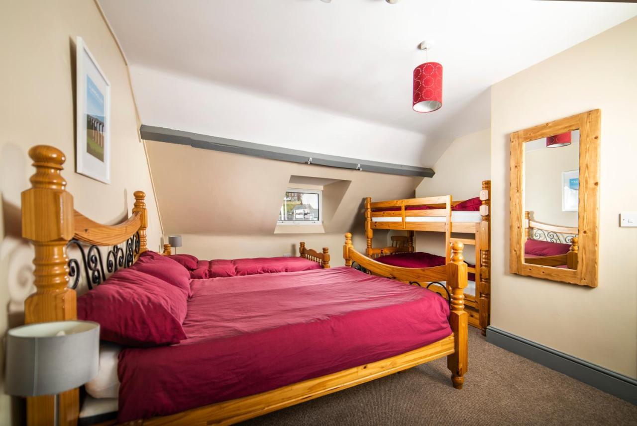 Llangollen Hostel Guest Rooms - No Dormitories - Self Catering المظهر الخارجي الصورة