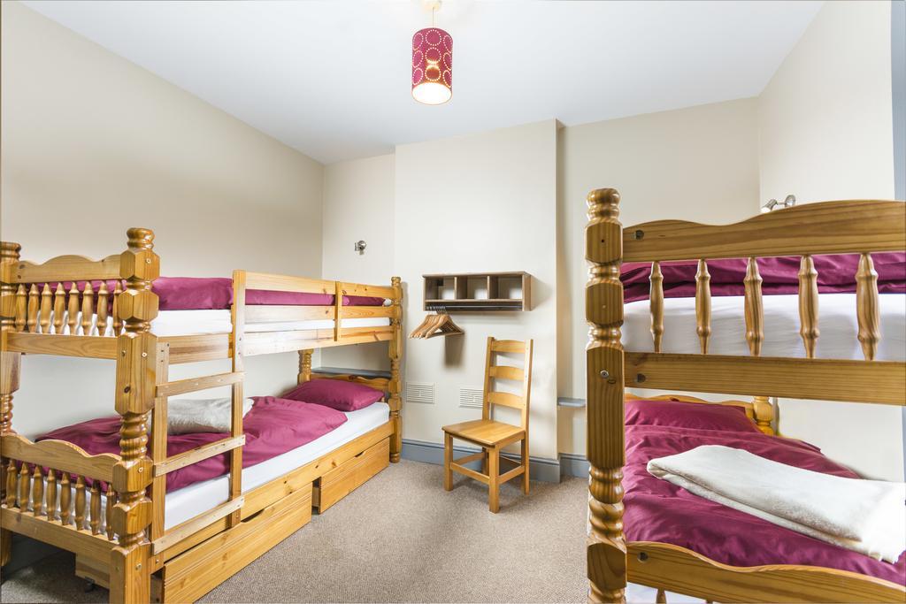 Llangollen Hostel Guest Rooms - No Dormitories - Self Catering المظهر الخارجي الصورة
