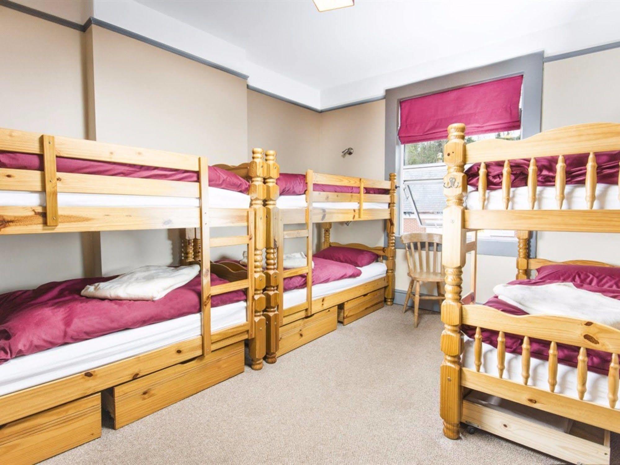 Llangollen Hostel Guest Rooms - No Dormitories - Self Catering المظهر الخارجي الصورة
