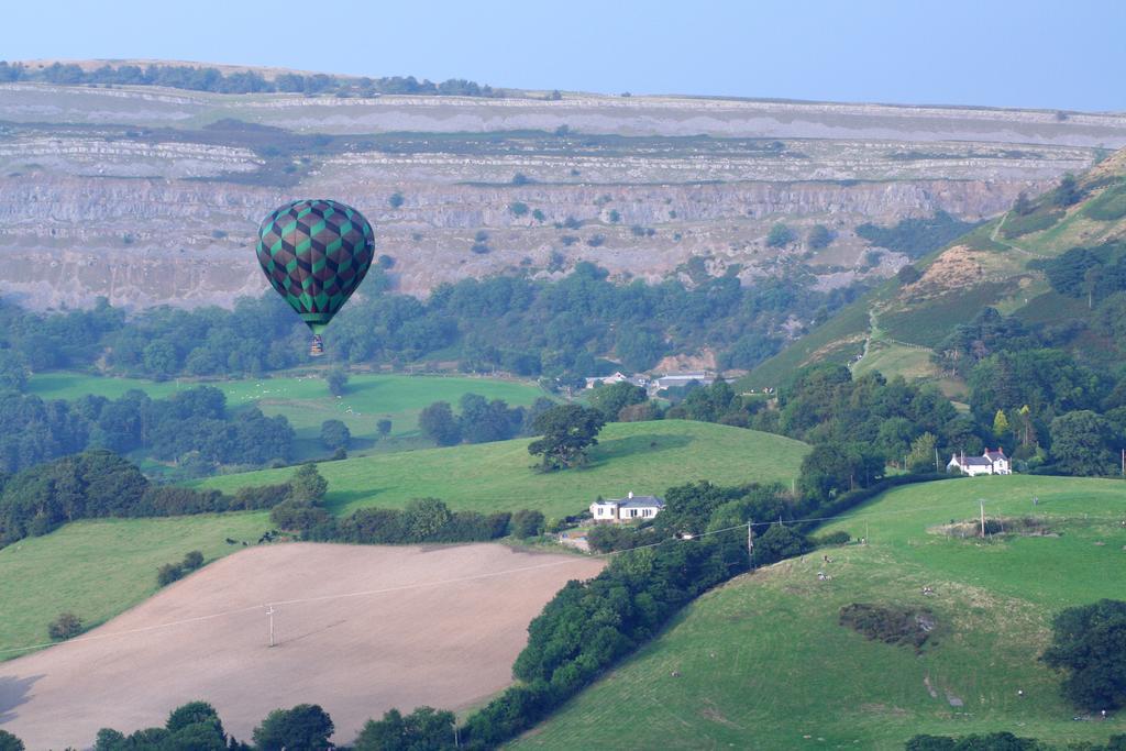 Llangollen Hostel Guest Rooms - No Dormitories - Self Catering الغرفة الصورة