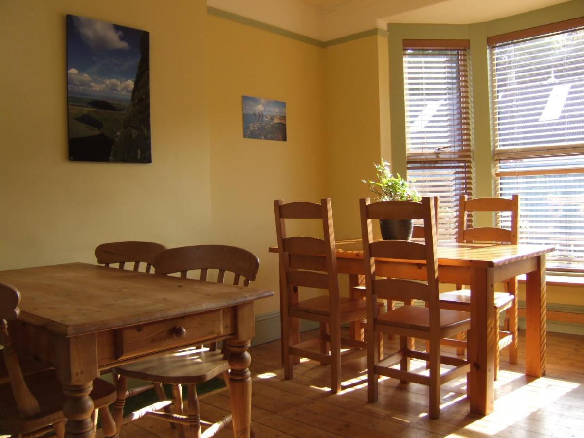 Llangollen Hostel Guest Rooms - No Dormitories - Self Catering المظهر الخارجي الصورة
